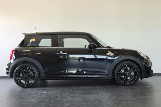 MINI Cooper (2017) thumbnail 5
