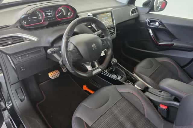 Peugeot 2008 (2019) thumbnail 6