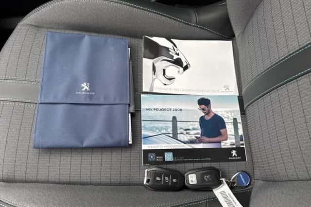 Peugeot 2008 (2021) thumbnail 5