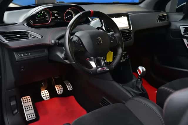 Peugeot 208 (2018) thumbnail 6