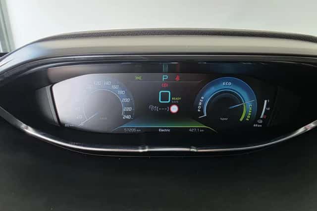 Peugeot 3008 (2020) thumbnail 5