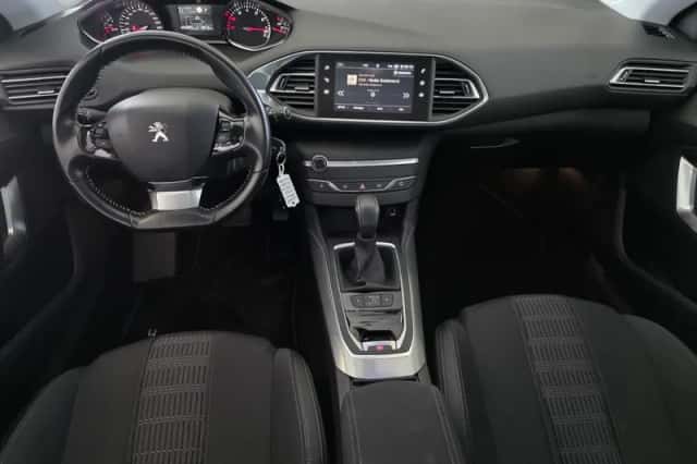 Peugeot 308 (2017) thumbnail 5