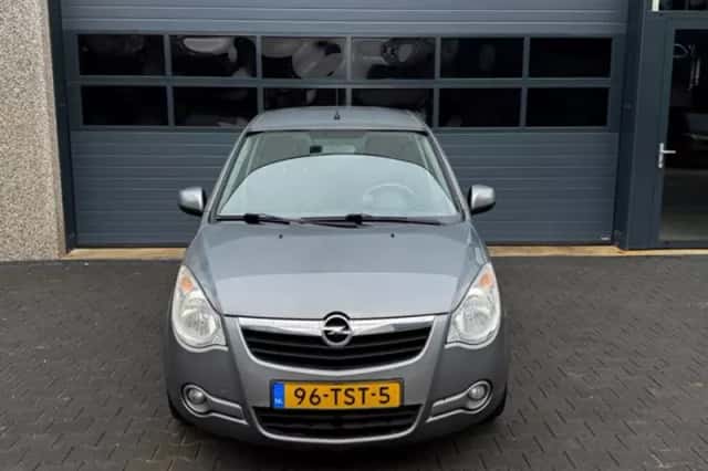 Opel Agila (2012) thumbnail 2