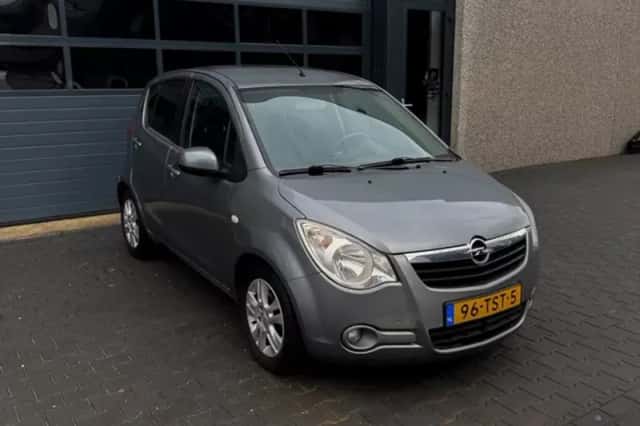 Opel Agila (2012) thumbnail 3