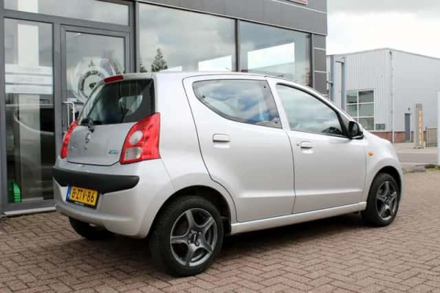 Nissan Pixo (2013) thumbnail 4