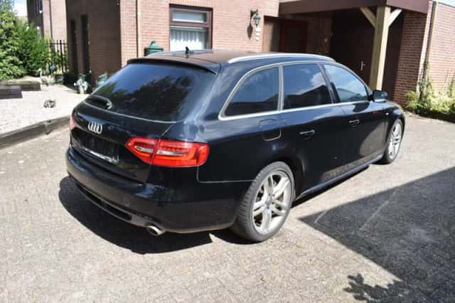 Audi A4 (2013) thumbnail 3