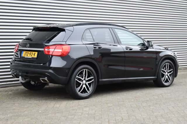 Mercedes-Benz GLA (2016) thumbnail 6