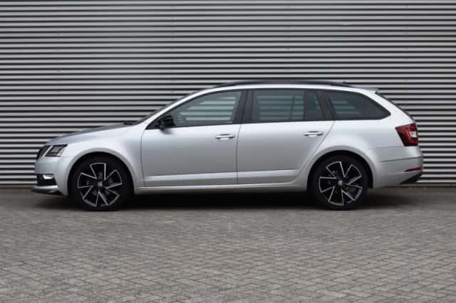 Škoda Octavia (2020) thumbnail 4