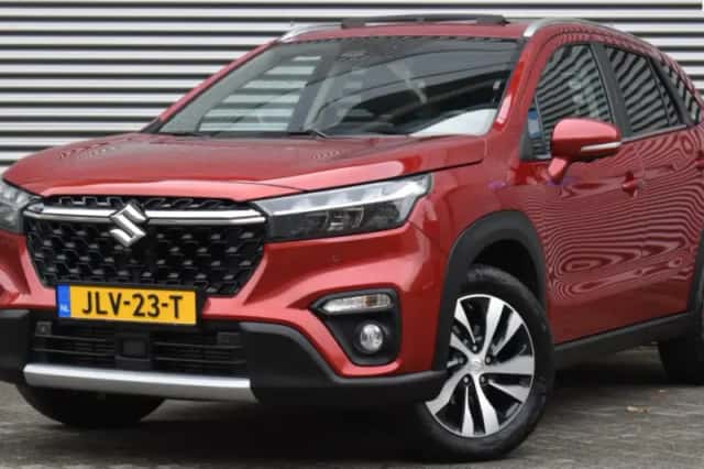 Suzuki S-Cross (2022) thumbnail 1