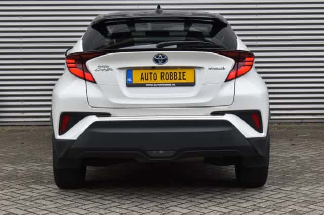 Toyota C-HR (2020) thumbnail 6