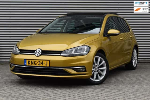 Volkswagen Golf (2018) thumbnail 2