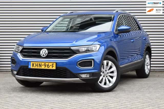 Volkswagen T-Roc (2018) thumbnail 2