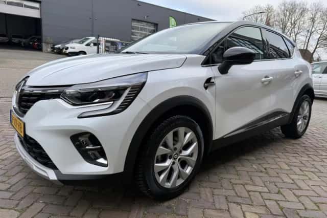 Renault Captur (2022) thumbnail 5