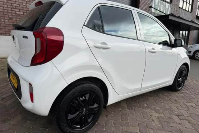 Kia Picanto (2020) thumbnail 2
