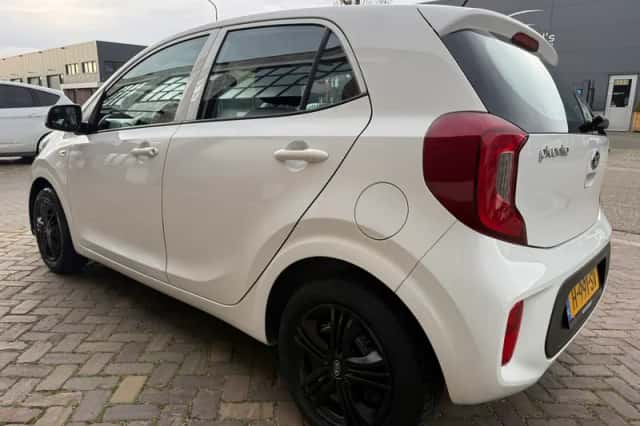 Kia Picanto (2020) thumbnail 6