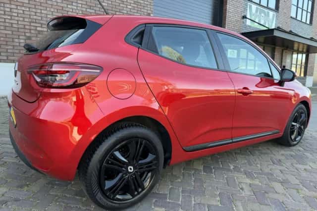 Renault Clio (2022) thumbnail 2