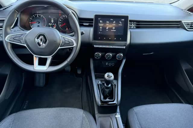 Renault Clio (2022) thumbnail 3