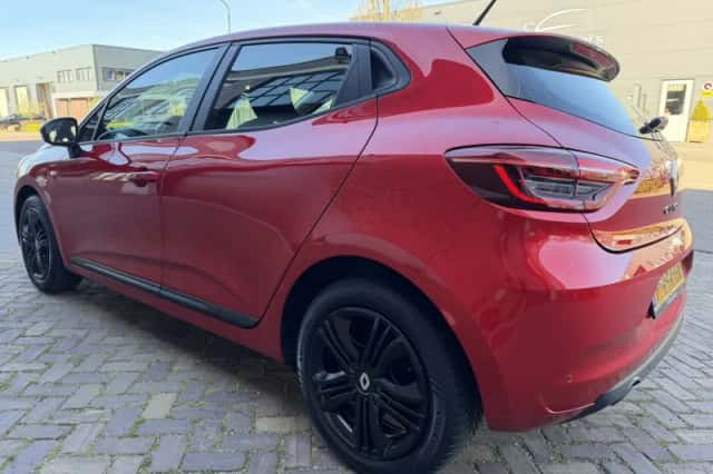 Renault Clio (2022) thumbnail 6