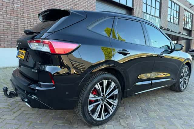 Ford Kuga (2021) thumbnail 2