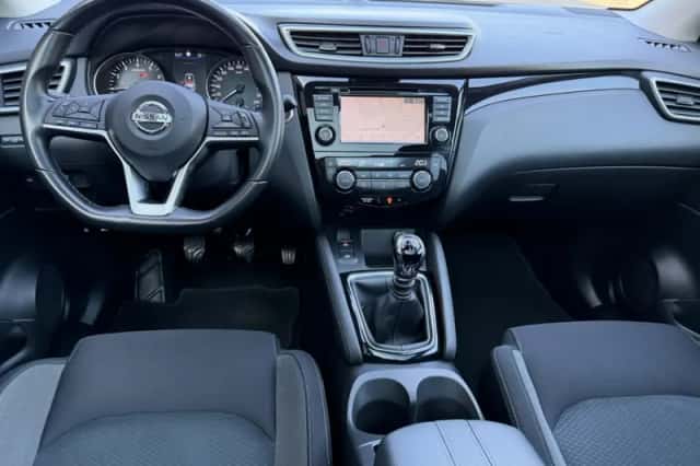 Nissan Qashqai (2021) thumbnail 3