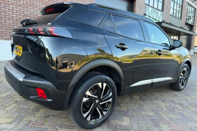 Peugeot 2008 (2022) thumbnail 2