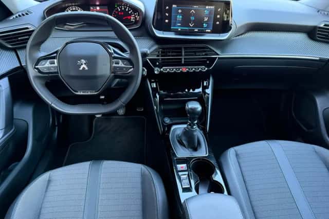 Peugeot 2008 (2022) thumbnail 3