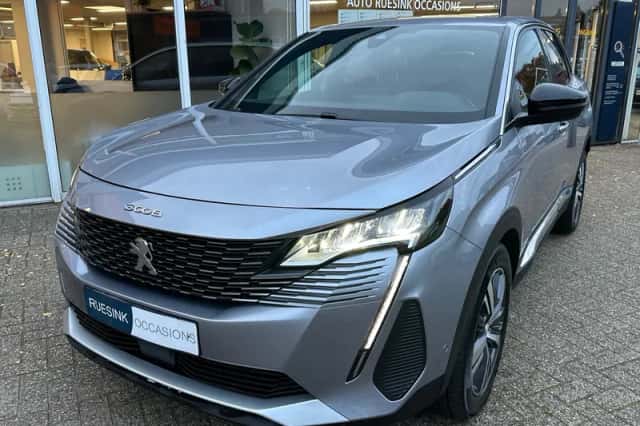 Peugeot 3008 (2024) thumbnail 4