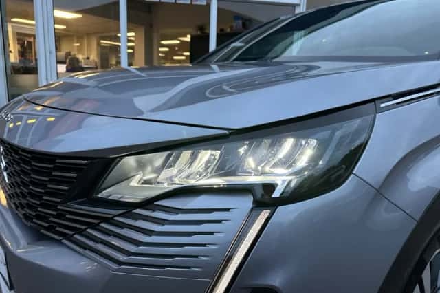 Peugeot 3008 (2024) thumbnail 5