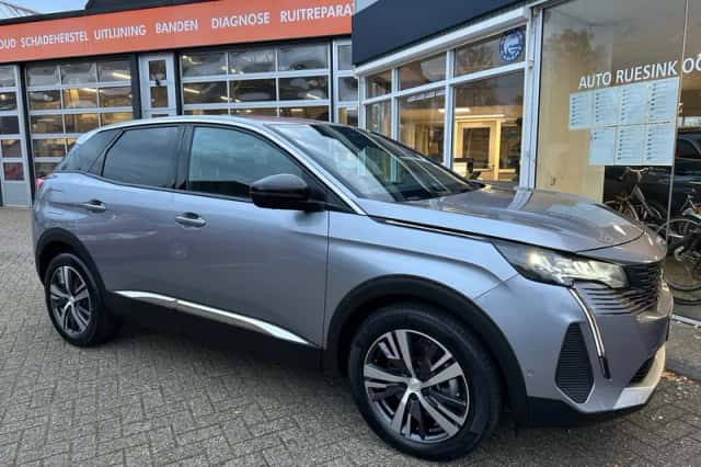 Peugeot 3008 (2024) thumbnail 6