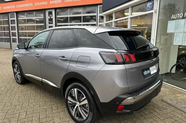 Peugeot 3008 (2024) thumbnail 3