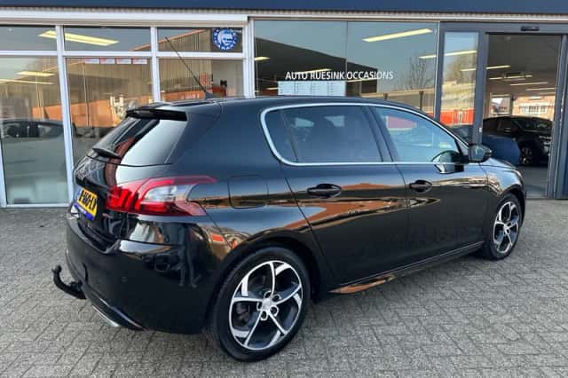 Peugeot 308 (2018) thumbnail 2