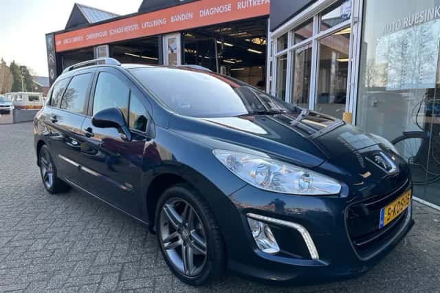 Peugeot 308 (2013) thumbnail 4