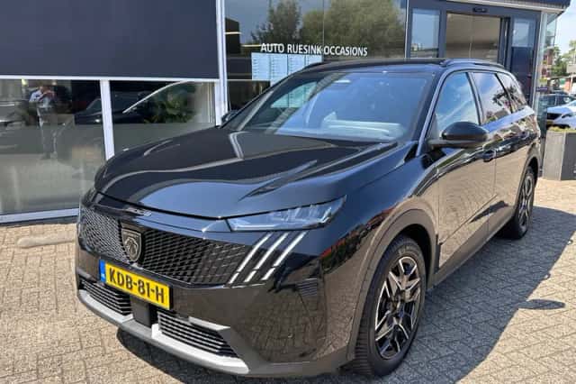 Peugeot 5008 (2025) thumbnail 4