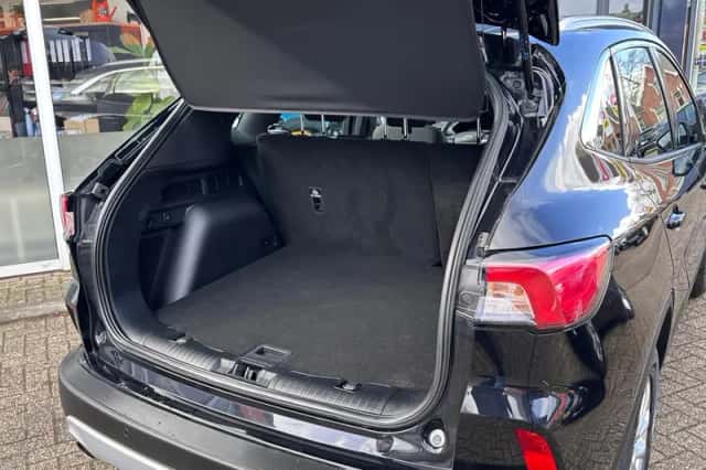 Ford Kuga (2022) thumbnail 6