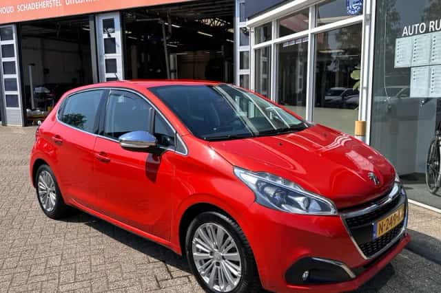Peugeot 208 (2016) thumbnail 3