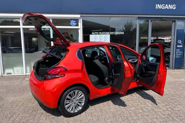 Peugeot 208 (2016) thumbnail 5
