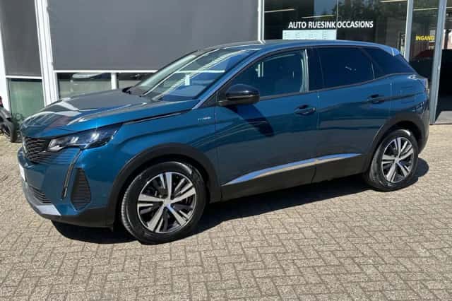 Peugeot 3008 (2022) thumbnail 5