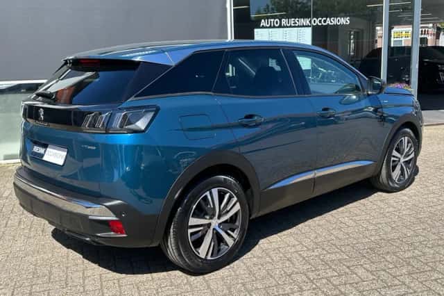 Peugeot 3008 (2022) thumbnail 6