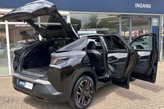 Peugeot 3008 (2025) thumbnail 4