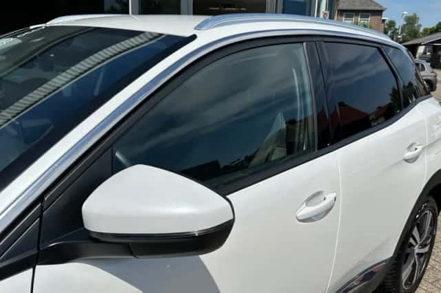 Peugeot 3008 (2021) thumbnail 4