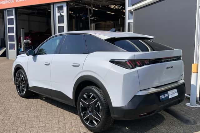 Peugeot 3008 (2025) thumbnail 3