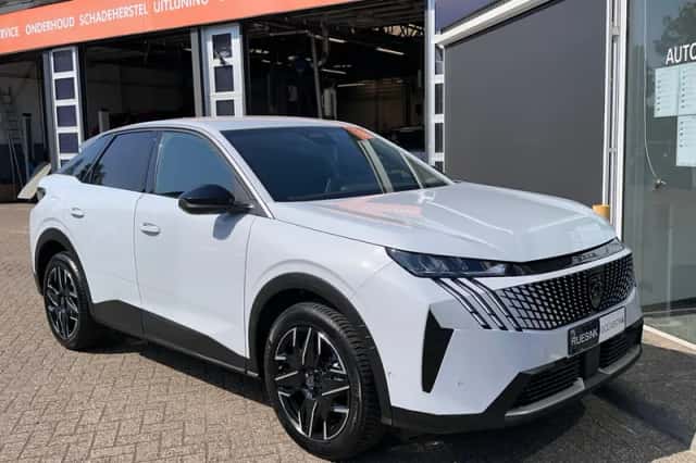 Peugeot 3008 (2025) thumbnail 5