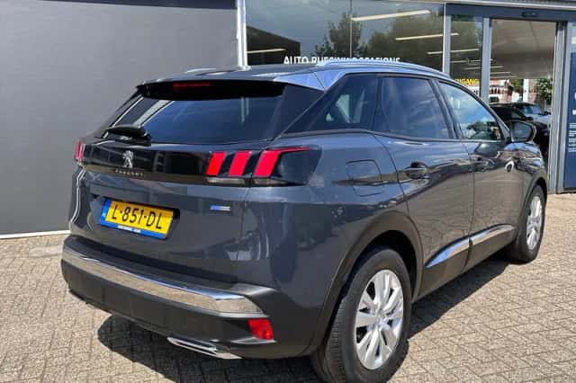 Peugeot 3008 (2017) thumbnail 5