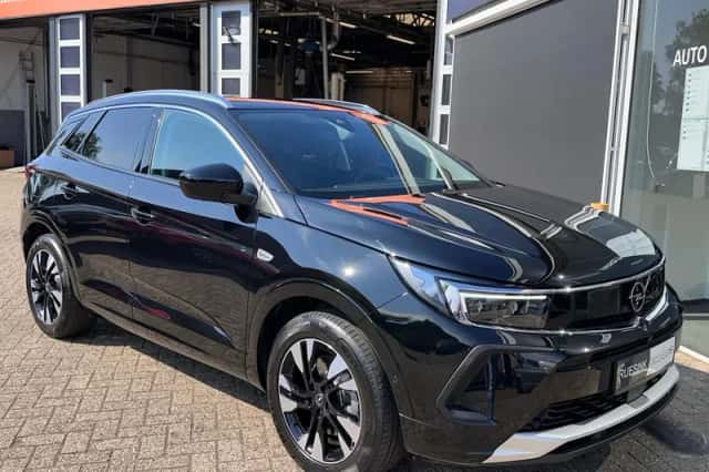Opel Grandland (2022) thumbnail 3