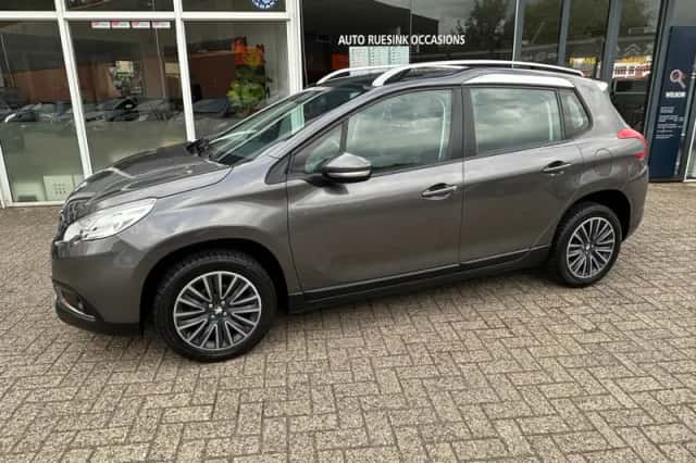 Peugeot 2008 (2015) thumbnail 2