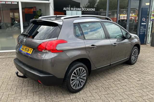 Peugeot 2008 (2015) thumbnail 6
