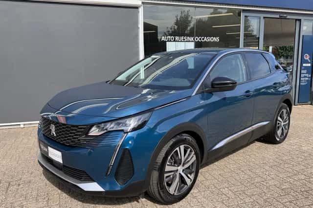 Peugeot 3008 (2022) thumbnail 2