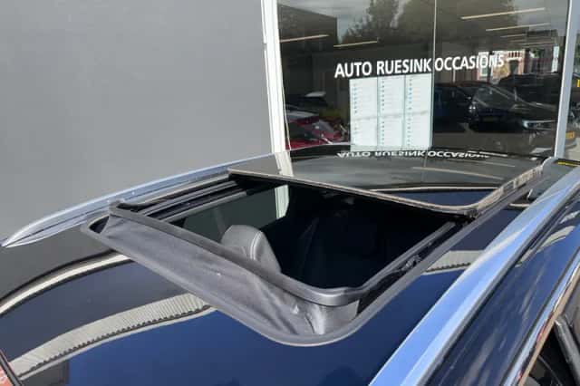 Peugeot 3008 (2022) thumbnail 5