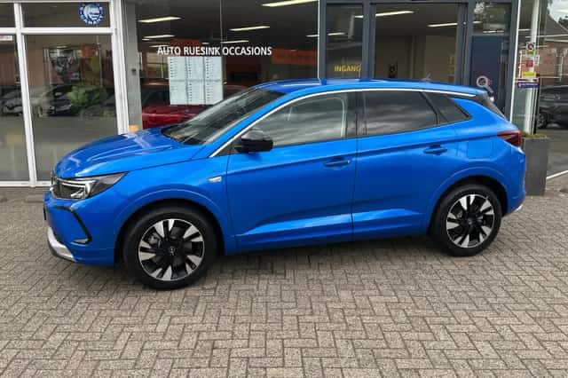 Opel Grandland (2023) thumbnail 2