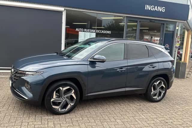 Hyundai Tucson (2022) thumbnail 2